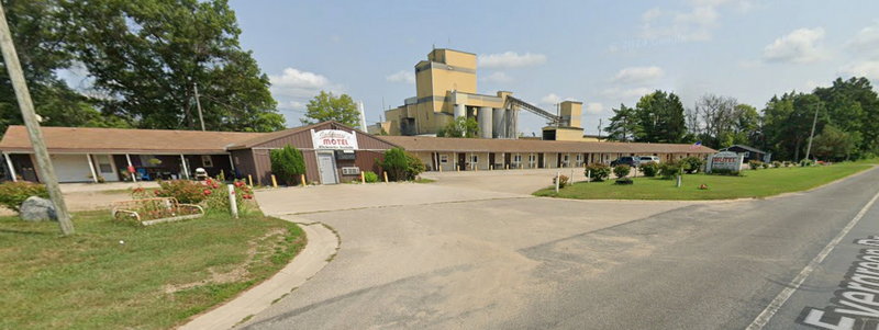 Johnnys Motel - 2024 Street View (newer photo)